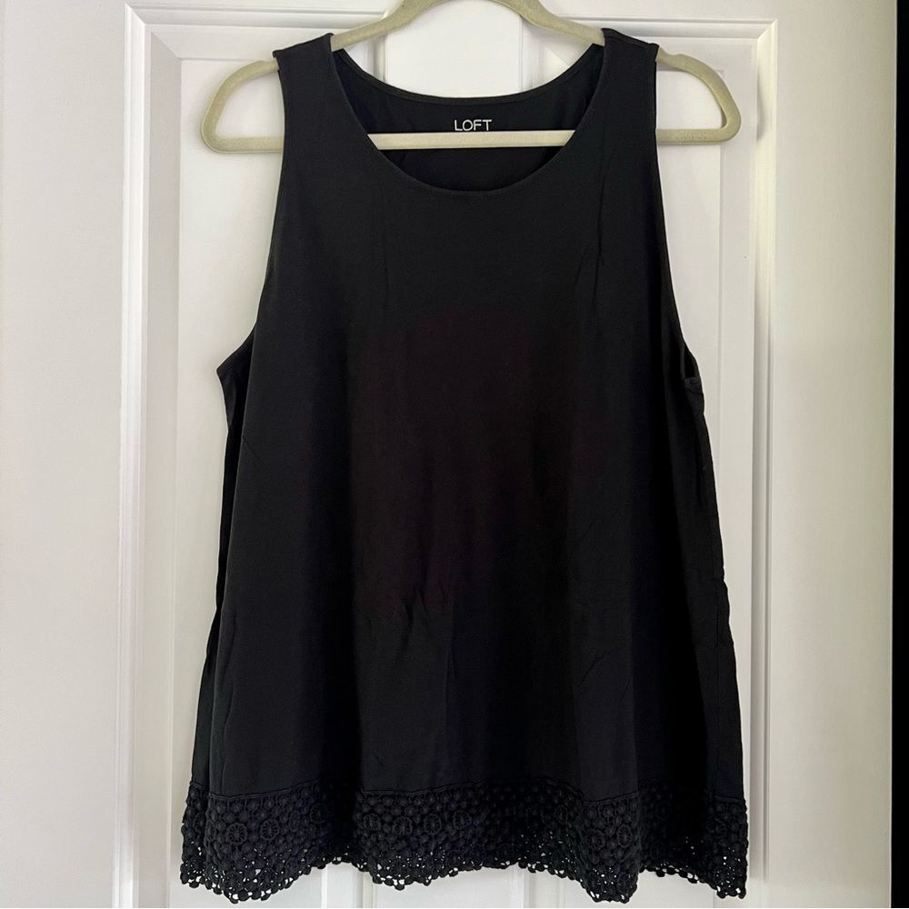 LOFT Black Sleeveless Tank Top